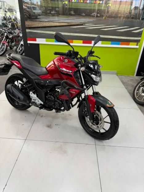 YAMAHA FZ 15 Fazer ABS, Foto 2