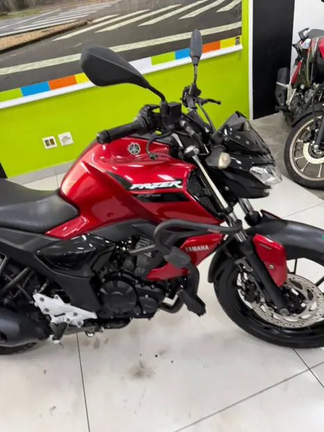 YAMAHA FZ 15 Fazer ABS, Foto 8