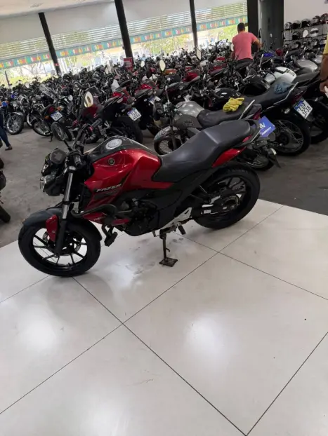 YAMAHA FZ 15 Fazer ABS, Foto 9