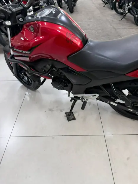 YAMAHA FZ 15 Fazer ABS, Foto 10