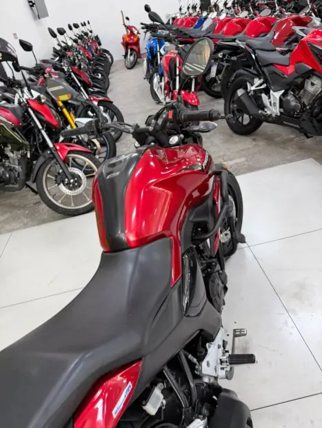 YAMAHA FZ 15 Fazer ABS, Foto 13