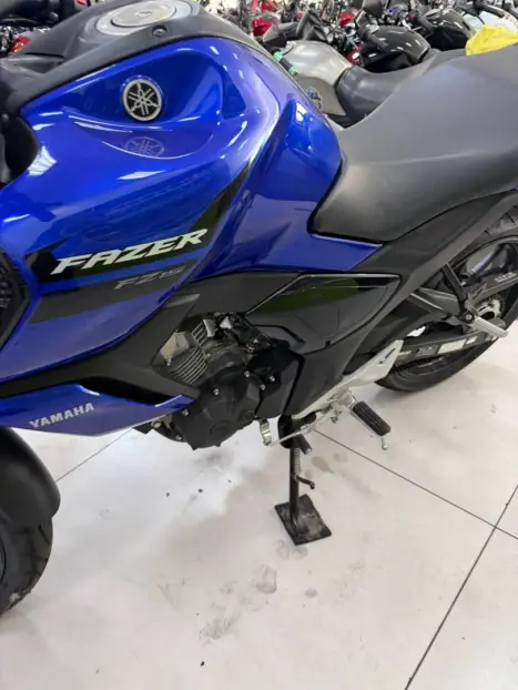 YAMAHA FZ 15 Fazer ABS, Foto 7