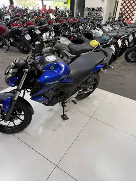YAMAHA FZ 15 Fazer ABS, Foto 8