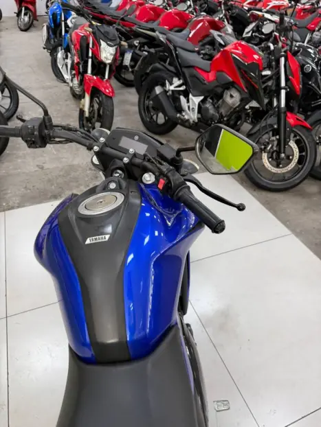 YAMAHA FZ 15 Fazer ABS, Foto 10