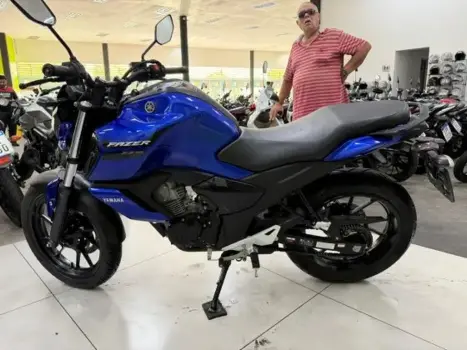 YAMAHA FZ 15 Fazer ABS, Foto 11