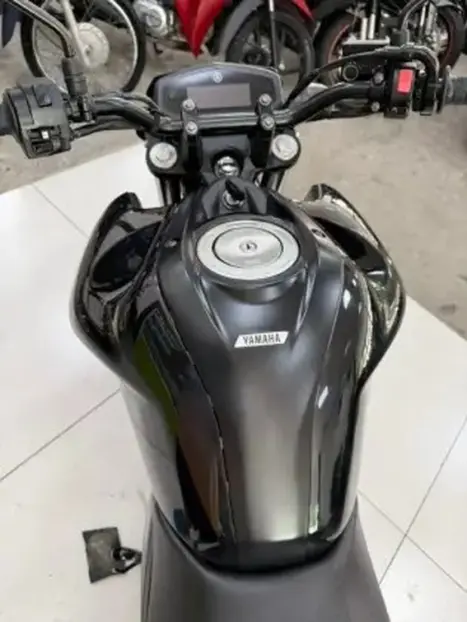 YAMAHA FZ 15 Fazer ABS, Foto 8