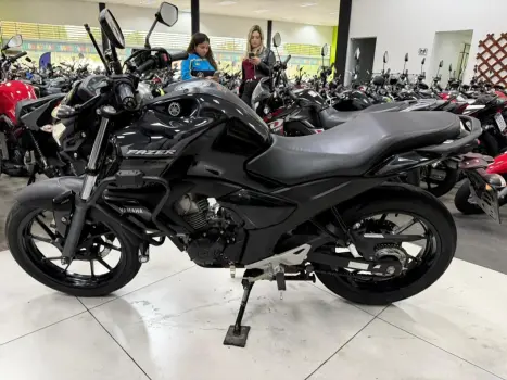 YAMAHA FZ 15 Fazer ABS, Foto 5