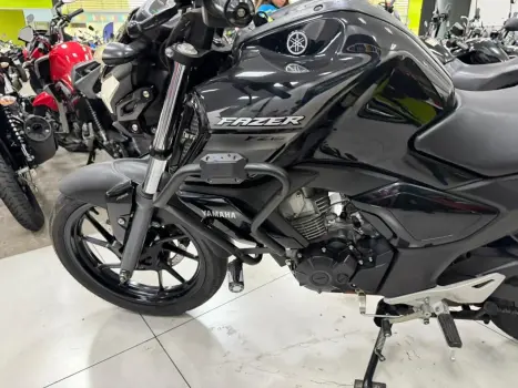 YAMAHA FZ 15 Fazer ABS, Foto 8