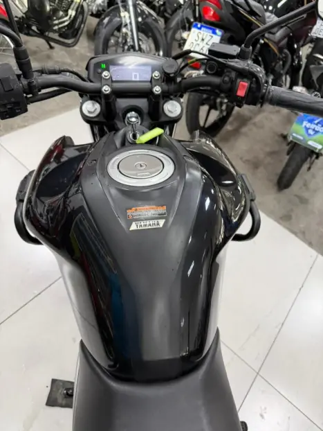 YAMAHA FZ 15 Fazer ABS, Foto 9