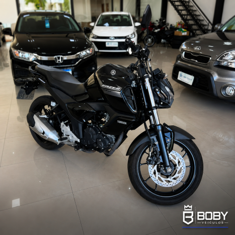 YAMAHA FZ 15 Fazer ABS, Foto 1
