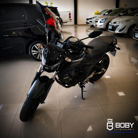 YAMAHA FZ 15 Fazer ABS, Foto 4