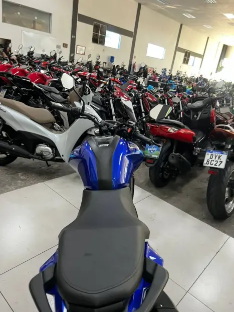 YAMAHA FZ 15 Fazer ABS, Foto 11