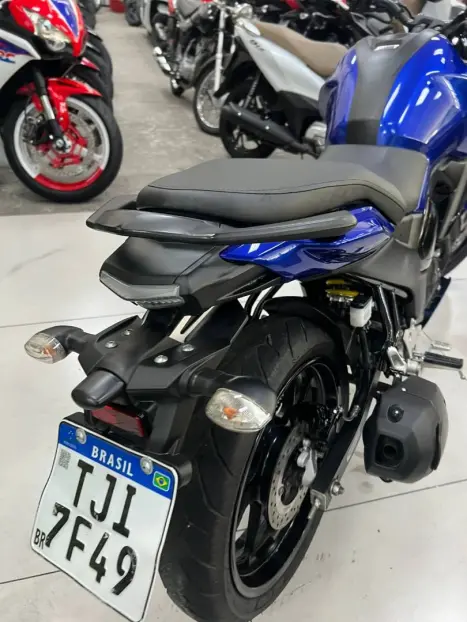 YAMAHA FZ 15 Fazer ABS, Foto 13