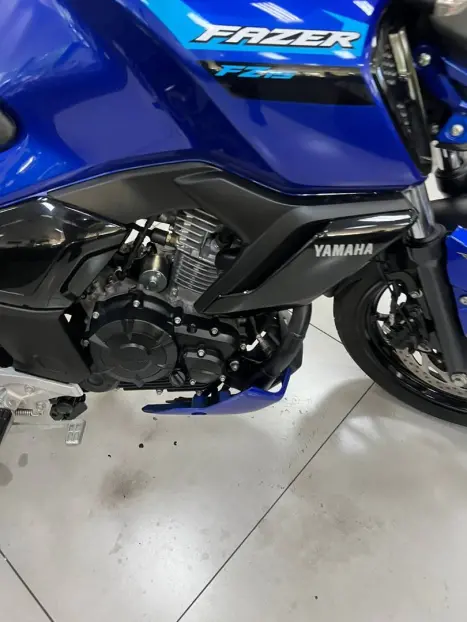 YAMAHA FZ 15 Fazer ABS, Foto 17