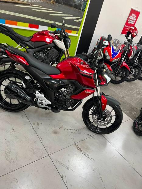 YAMAHA FZ 15 Fazer ABS, Foto 2