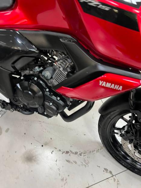 YAMAHA FZ 15 Fazer ABS, Foto 5
