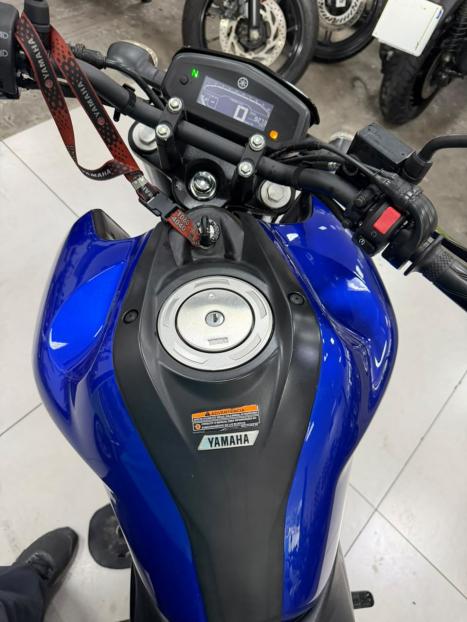 YAMAHA FZ 15 Fazer ABS, Foto 2