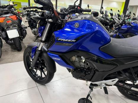 YAMAHA FZ 15 Fazer ABS, Foto 6