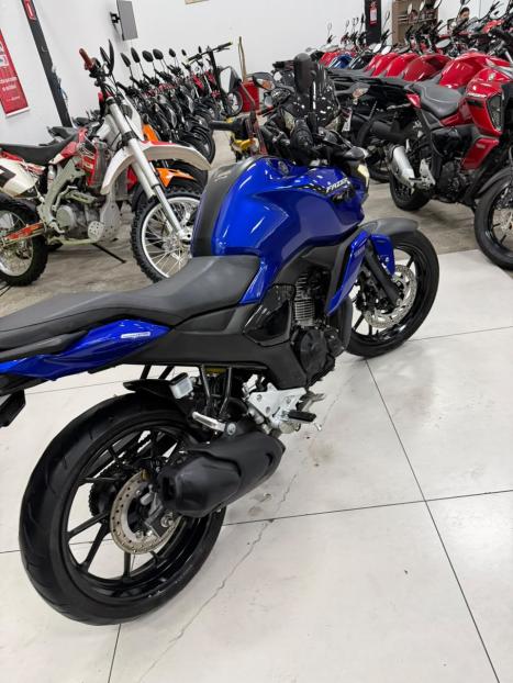 YAMAHA FZ 15 Fazer ABS, Foto 8