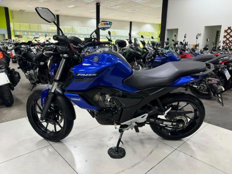 YAMAHA FZ 15 Fazer ABS, Foto 12