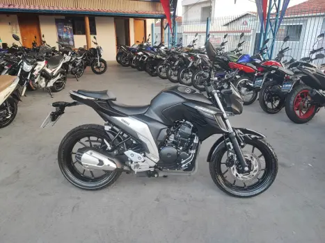 YAMAHA FZ 25 250 Fazer Flex , Foto 1