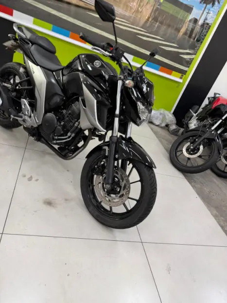 YAMAHA FZ 25 250 Fazer Flex , Foto 8