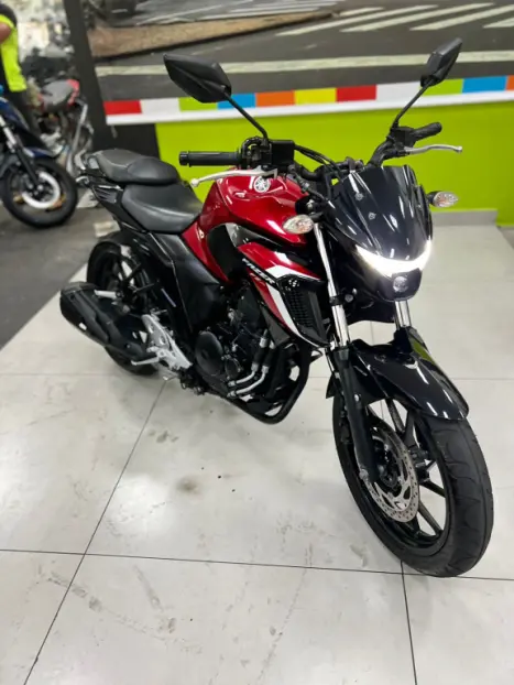 YAMAHA FZ 25 250 Fazer Flex , Foto 1