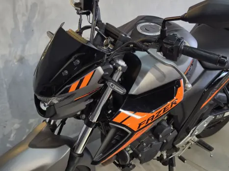 YAMAHA FZ 25 250 Fazer Flex , Foto 3