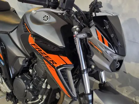 YAMAHA FZ 25 250 Fazer Flex , Foto 4