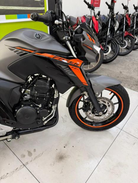 YAMAHA FZ 25 250 Fazer Flex , Foto 10