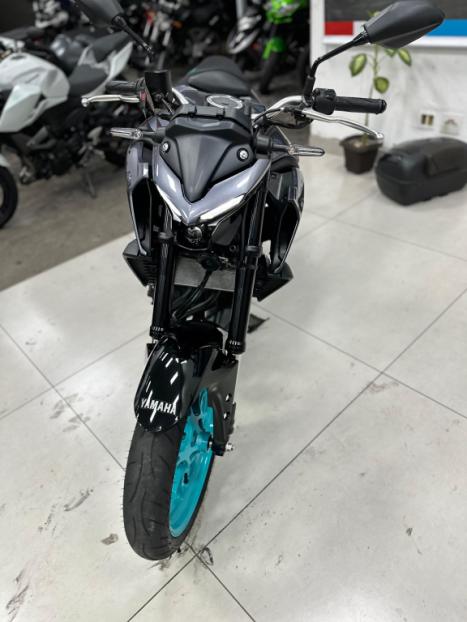 YAMAHA MT-03 300 , Foto 3 YAMAHA MT-03 300 , Foto 3