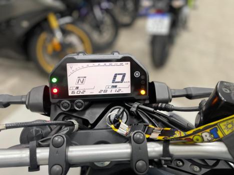 YAMAHA MT-03 300 , Foto 3