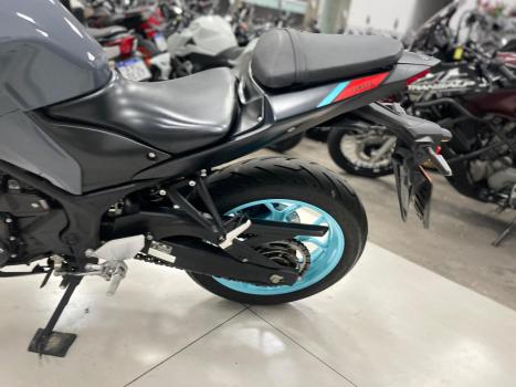 YAMAHA MT-03 300 , Foto 5