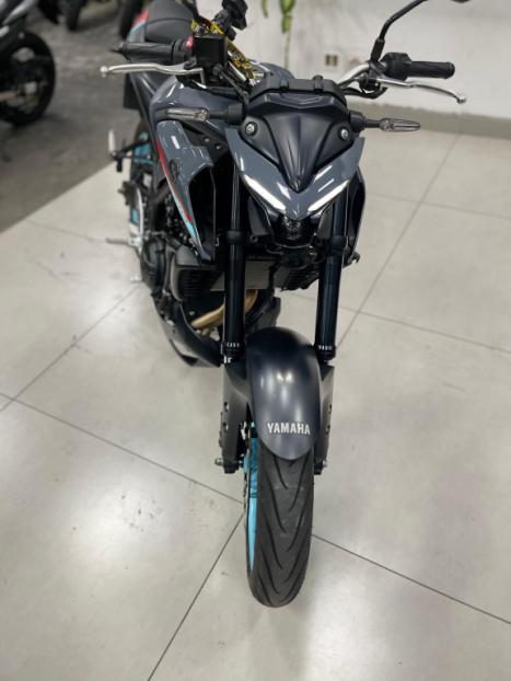 YAMAHA MT-03 300 , Foto 6