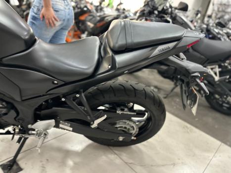 YAMAHA MT-03 300 , Foto 6