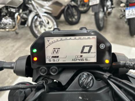 YAMAHA MT-03 300 , Foto 7