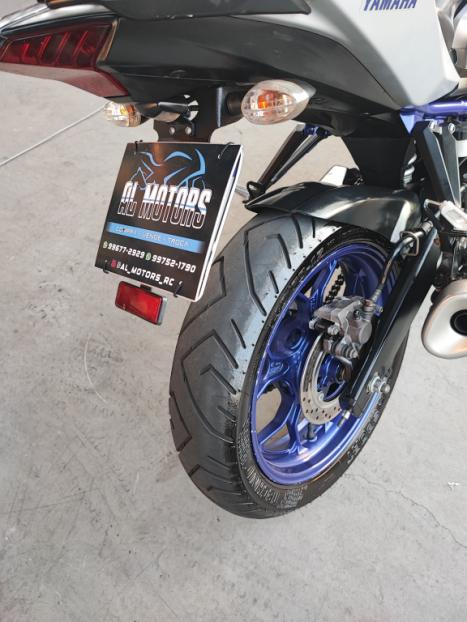 YAMAHA MT-03 300 , Foto 4