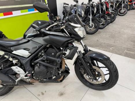 YAMAHA MT-03 300 , Foto 2