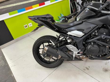 YAMAHA MT-03 300 , Foto 3