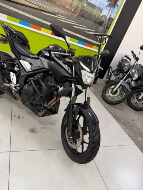 YAMAHA MT-03 300 , Foto 5