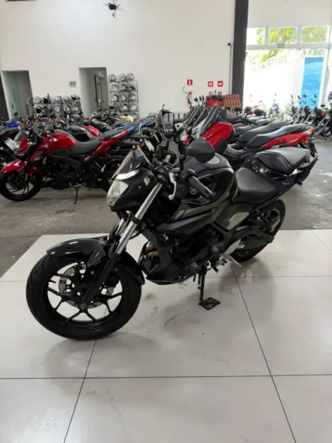 YAMAHA MT-03 300 , Foto 7