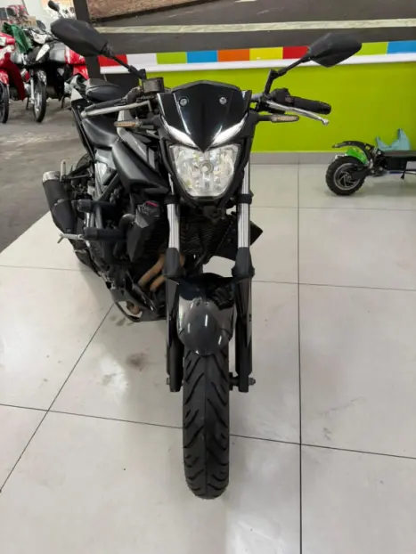 YAMAHA MT-03 300 , Foto 11