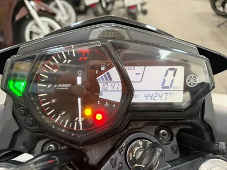 YAMAHA MT-03 300 , Foto 12