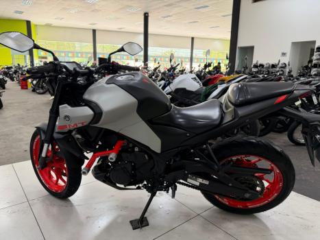 YAMAHA MT-03 300 , Foto 13