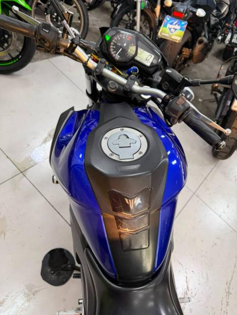 YAMAHA MT-03 300 , Foto 9