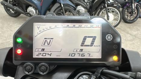 YAMAHA MT-03 300 ABS, Foto 2