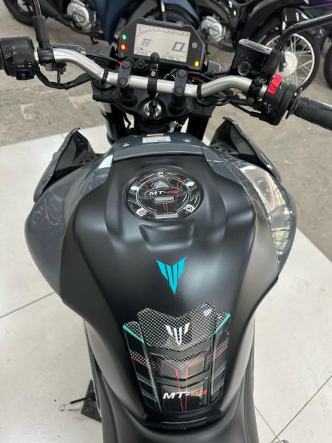 YAMAHA MT-03 300 ABS, Foto 7