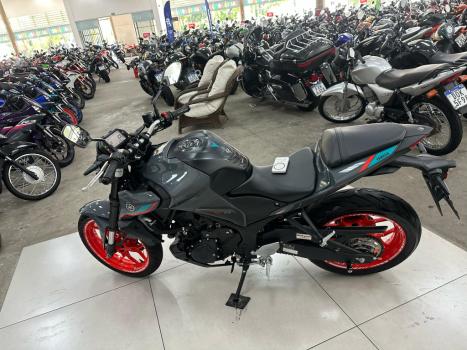 YAMAHA MT-03 300 ABS, Foto 12