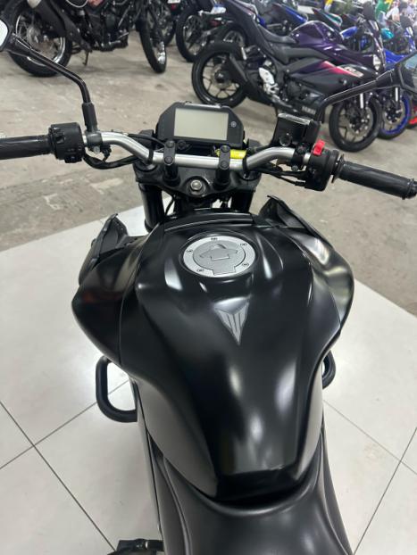 YAMAHA MT-03 300 ABS, Foto 6