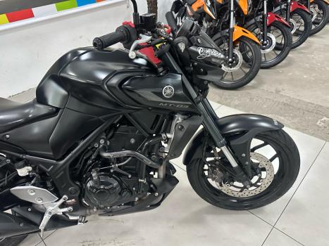 YAMAHA MT-03 300 ABS, Foto 7
